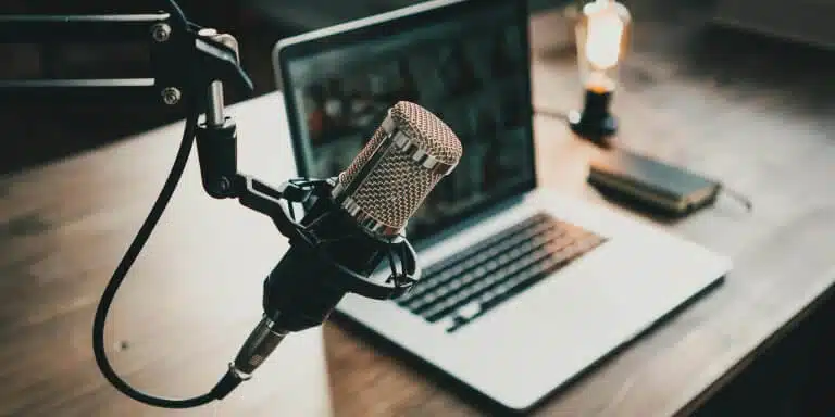 Participer à un podcast littéraire en tant qu'auteur