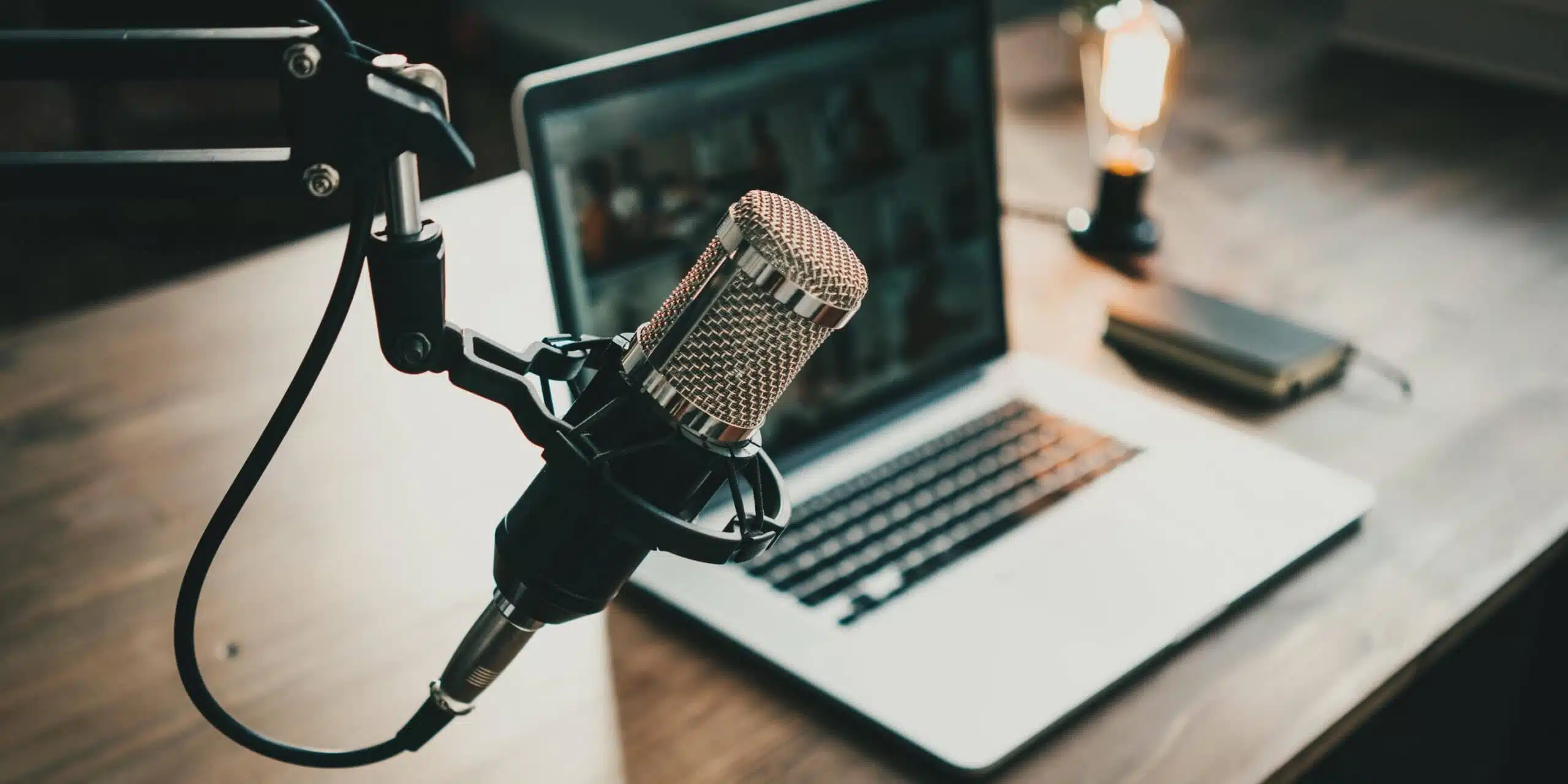 Participer à un podcast littéraire en tant qu'auteur